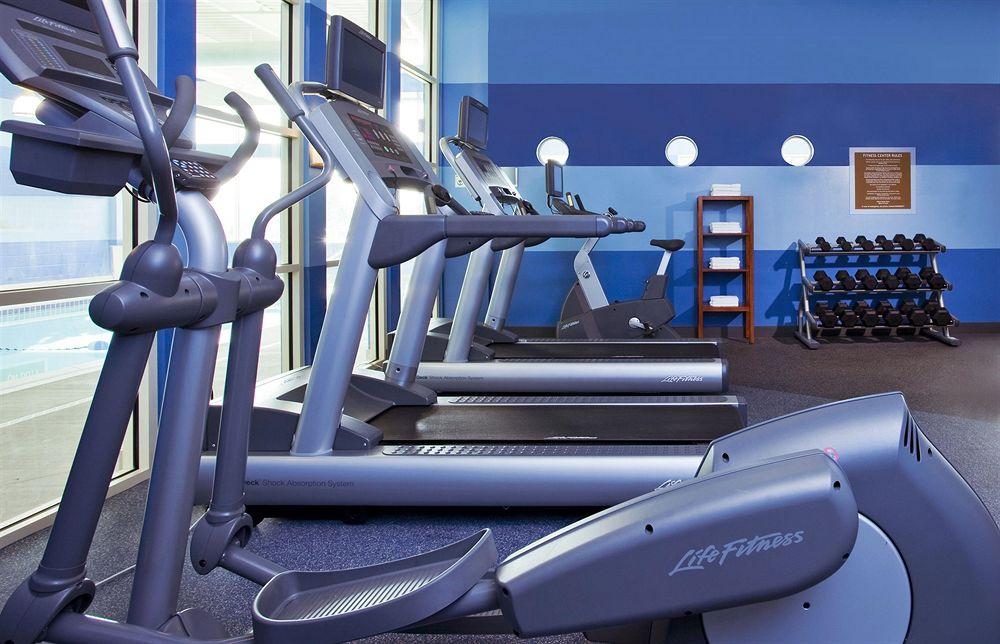 Holiday Inn Express Columbus Airport Easton Eksteriør bilde