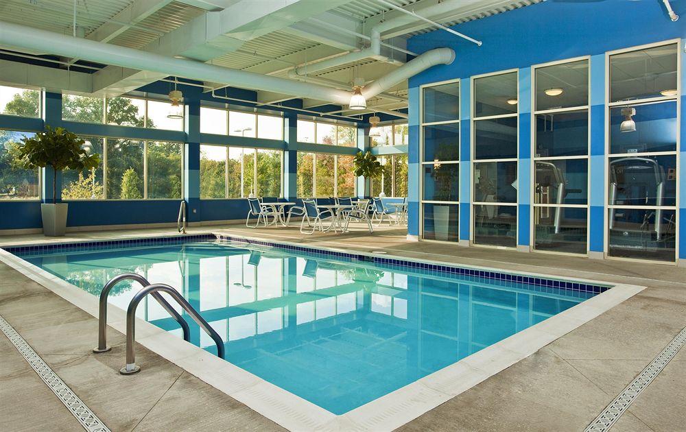 Holiday Inn Express Columbus Airport Easton Eksteriør bilde