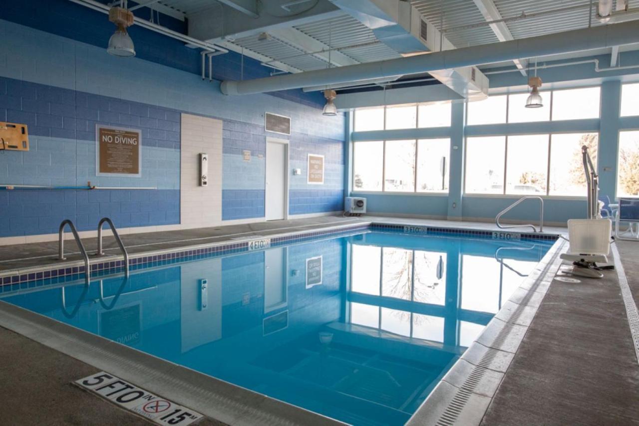 Holiday Inn Express Columbus Airport Easton Eksteriør bilde